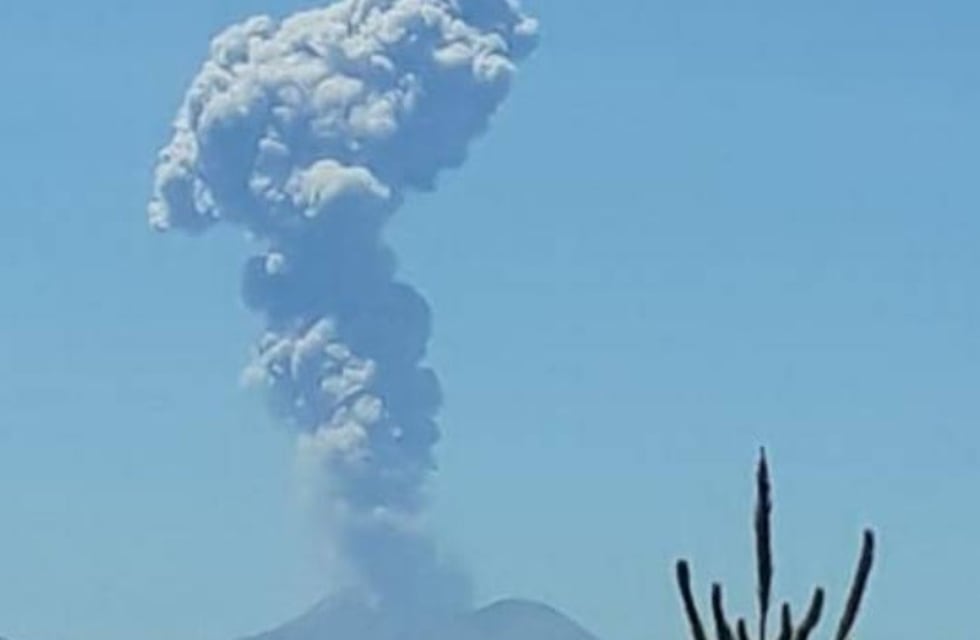 Alerta en Mendoza por la erupción del volcán chileno Nevados de Chillán