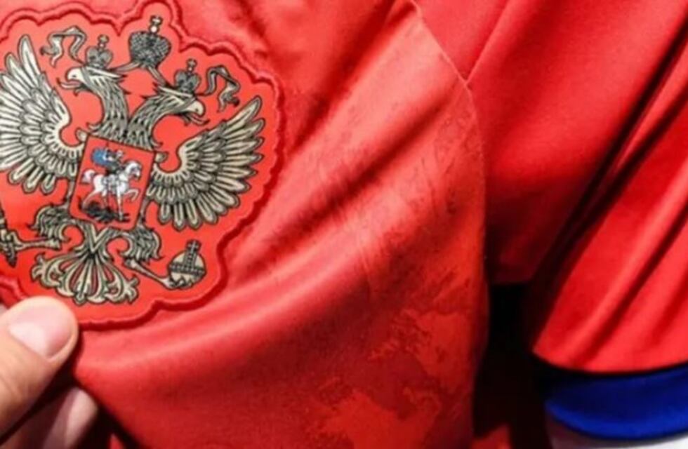 El grave error en las camisetas que obliga a la Selección de Rusia a jugar con su antigua vestimenta