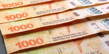 Un santiagueño aprovechó que una joven se olvidó la tarjeta en su casa e hizo dos extracciones (Foto / Shutterstock).