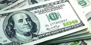 Dólar blue llegó a los 1000 pesos.