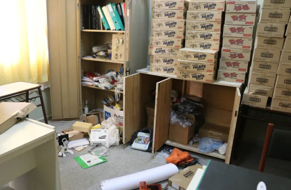 Vandalizaron y desvalijaron una escuela: se llevaron hasta las notebooks de los alumnos