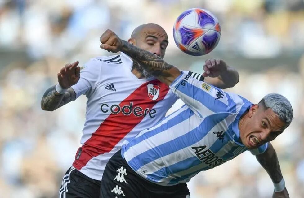 Racing perdió contra River y se le escapó de las manos el campeonato