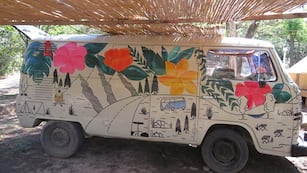 Una combi restaurada dentro de las opciones más particulares de estadía en Córdoba.