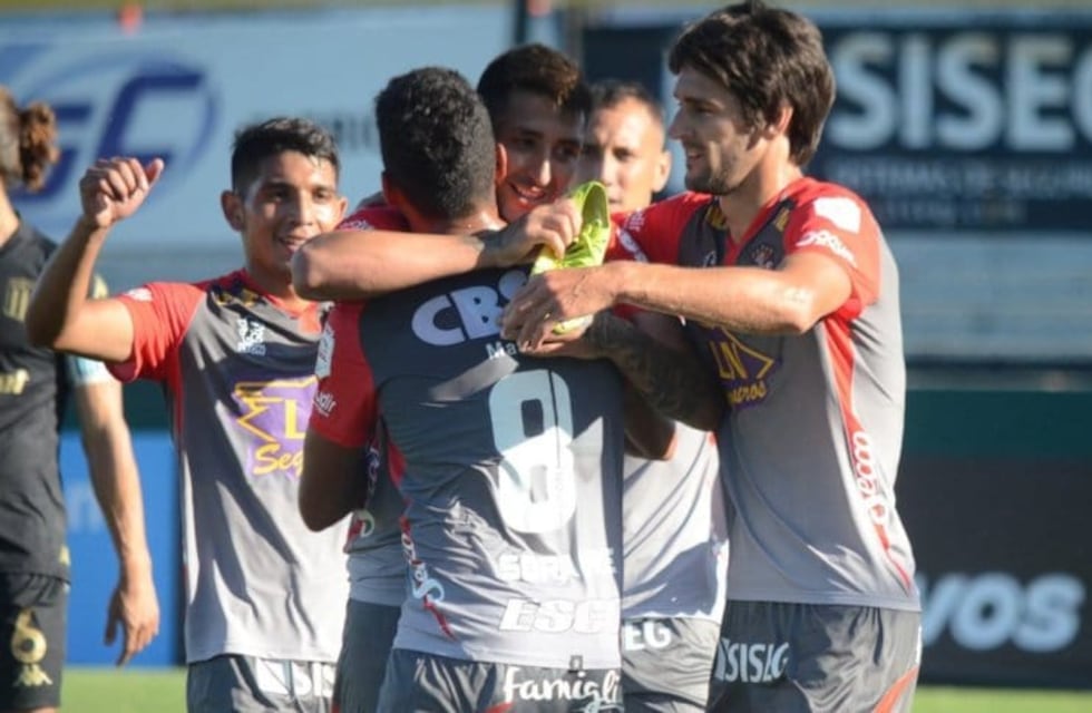Arsenal ganó ante Racing y clasificó a la fase Campeonato de la Copa Diego Maradona
