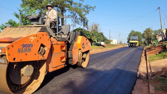 Agilizan obras viales en San Antonio.