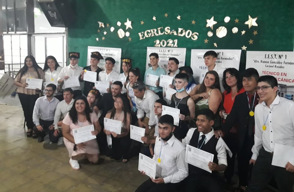 Alegría y emoción en la despedida de los egresados de la Técnica Nº1