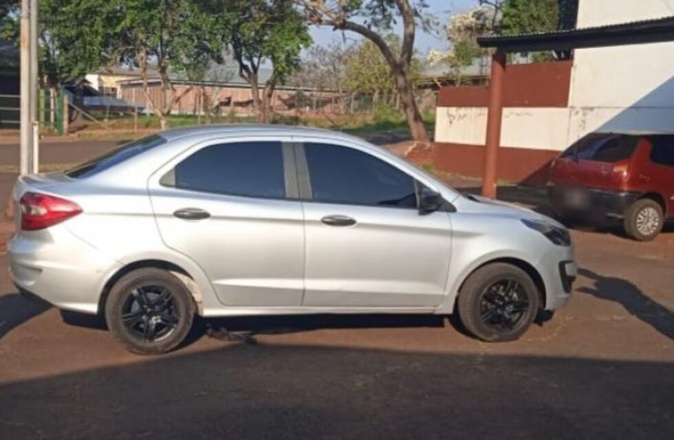 Hallaron un automóvil con pedido de captura bonaerense en un inquilinato de Puerto Rico