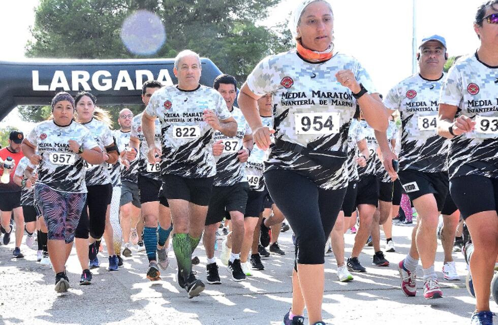 Más de 600 participantes en la VII Media Maratón de la Infantería de Marina