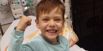 Ciro, el niño platense que espera un donante para un trasplante de corazón