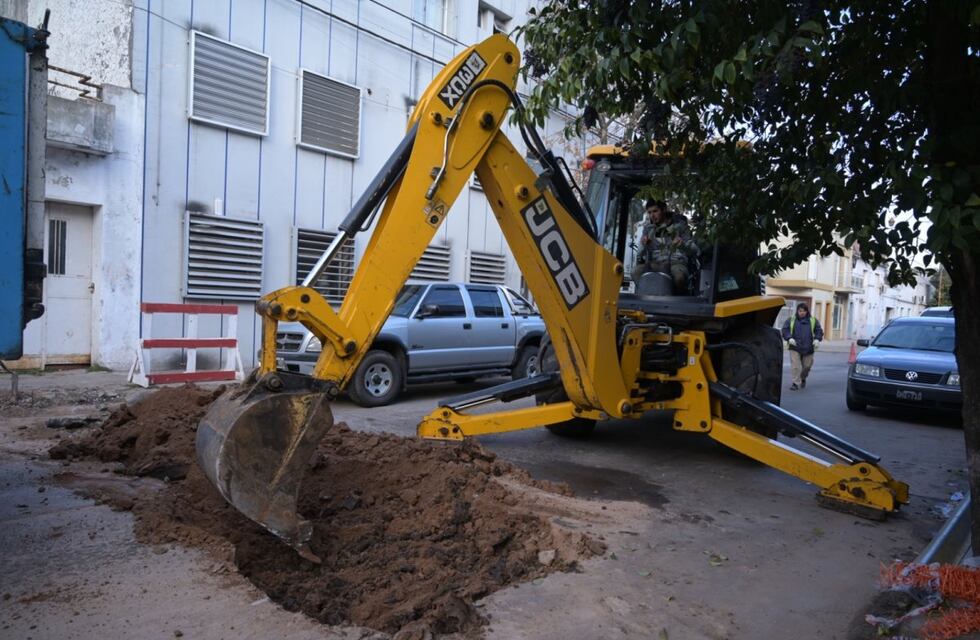 Por obras de bacheo hay cortes parciales y totales en diferentes calles de la ciudad