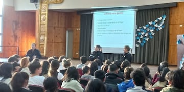 Dictaron charla informativa en el ITEC de Puerto Iguazú.