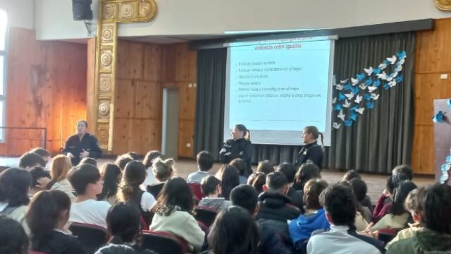 Dictaron charla informativa en el ITEC de Puerto Iguazú.