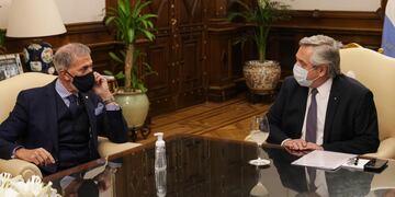 El presidente Alberto Fernández y  Jorge Knoblovits, titular de la Delegación de Asociaciones Israelitas Argentinas (DAIA)