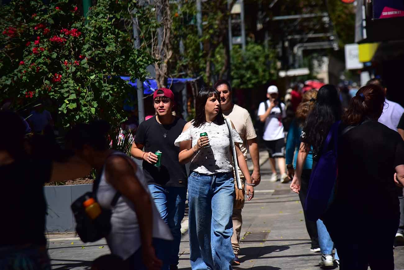 Viernes de octubre con calor en la ciudad de Córdoba. (Pedro Castillo / LaVoz)