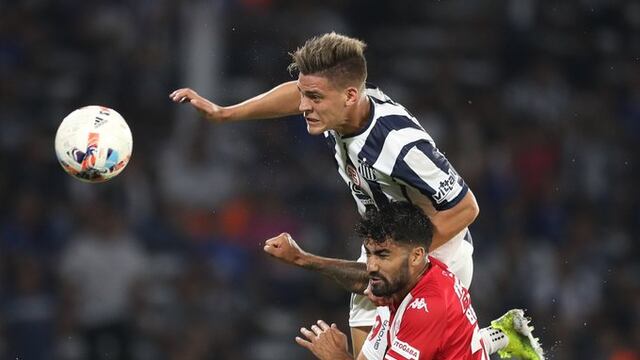 Federico Girotti vio la roja en tiempo cumplido. Igual, recibió aplausos de los hinchas de Talleres.