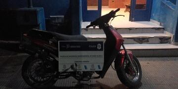 El conductor de una moto fue detenido