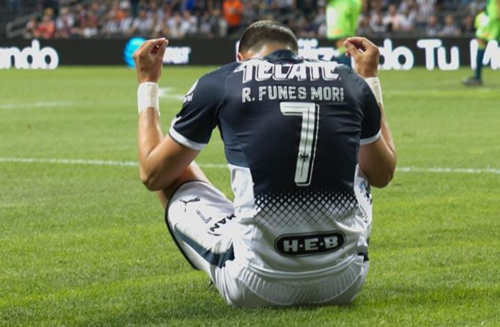 Rogelio Funes Mori fue intervenido en una de sus rodilla y anunció su recuperación en las redes sociales