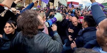 Con manifestaciones sindicales y vecinos enfrentados, el presidente Milei estuvo en Ushuaia.