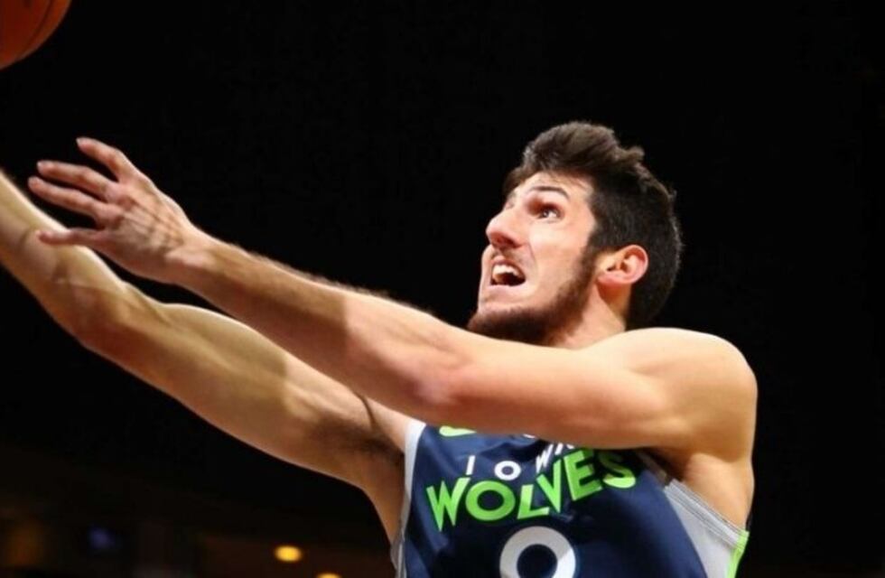 Leandro Bolmaro tuvo un buen debut en la G-League pero no sumó minutos para Los Wolves ante Denver