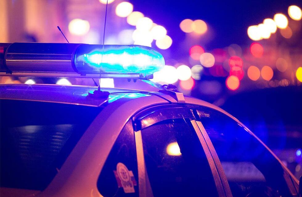 Un conductor atropelló a una familia y huyó, hay una niña hospitalizada