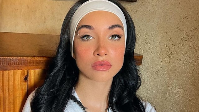 María Becerra apareció con una nanokini celeste y causó sensación.