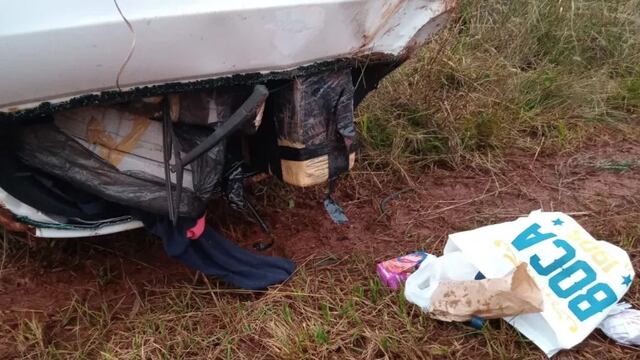 El Soberbio: cayó un auto repleto de droga tras una persecución.