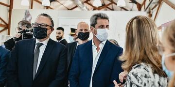 Matías Kulfas y Sergio Uñac recorrieron el establecimiento del Infinito por Descubrir.