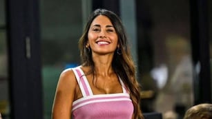 Antonela Roccuzzo y un compañero de viajes muy tierno.