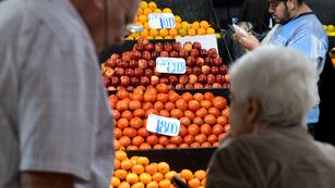 Fuerte suba de frutas y verduras en el Mercado Norte de Córdoba. (Ramiro Pereyra / La Voz)