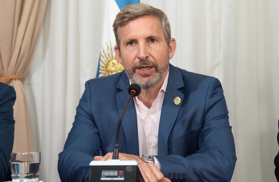 “Adiós a los contratos basura”: Rogelio Frigerio anunció que el ingreso al Estado será sólo por concurso
