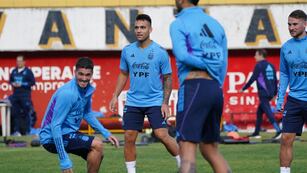 Argentina cumplió con la última práctica en la altura de La Paz y el martes se enfrenta a Bolivia por la segunda fecha de las eliminatorias al Mundial. (@Argentina)