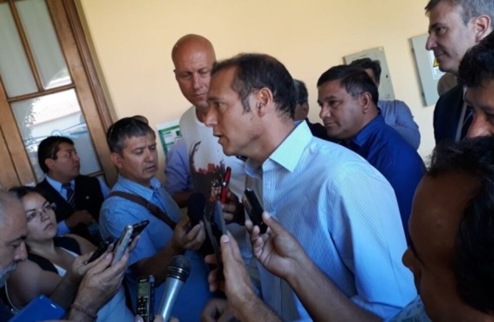 Estatales protestaron frente a la Casa de Gobierno de Neuquén