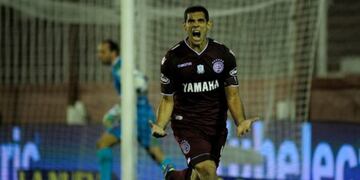 Huracán perdió ante Lanús y definirá su permanencia en la última fecha