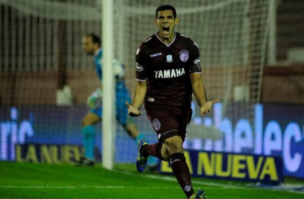 Huracán perdió ante Lanús y definirá su permanencia en la última fecha