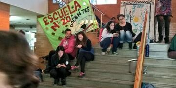 Docentes continúan con la toma del Ministerio de Educación\u002E