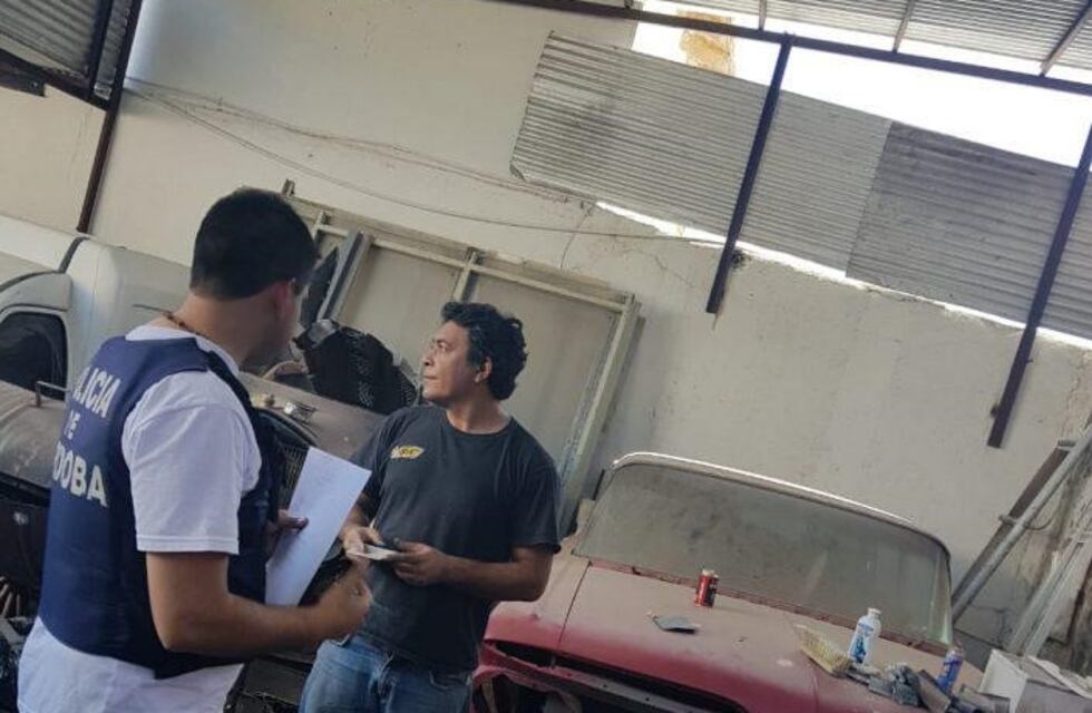 17 autos secuestrados y dos detenidos en barrio Las Palmas
