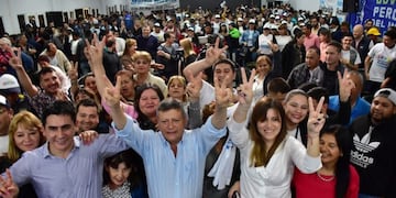 El gobernador Peppo aseguró que acompañará la candidatura de Capitanich\u002E (Prensa PJ)