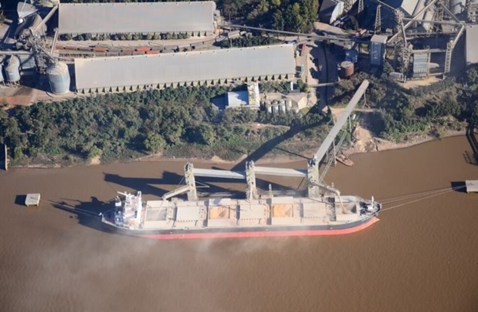 Aumentó un 11% la cantidad de buques que ingresaron a los puertos del Gran Rosario en 2016