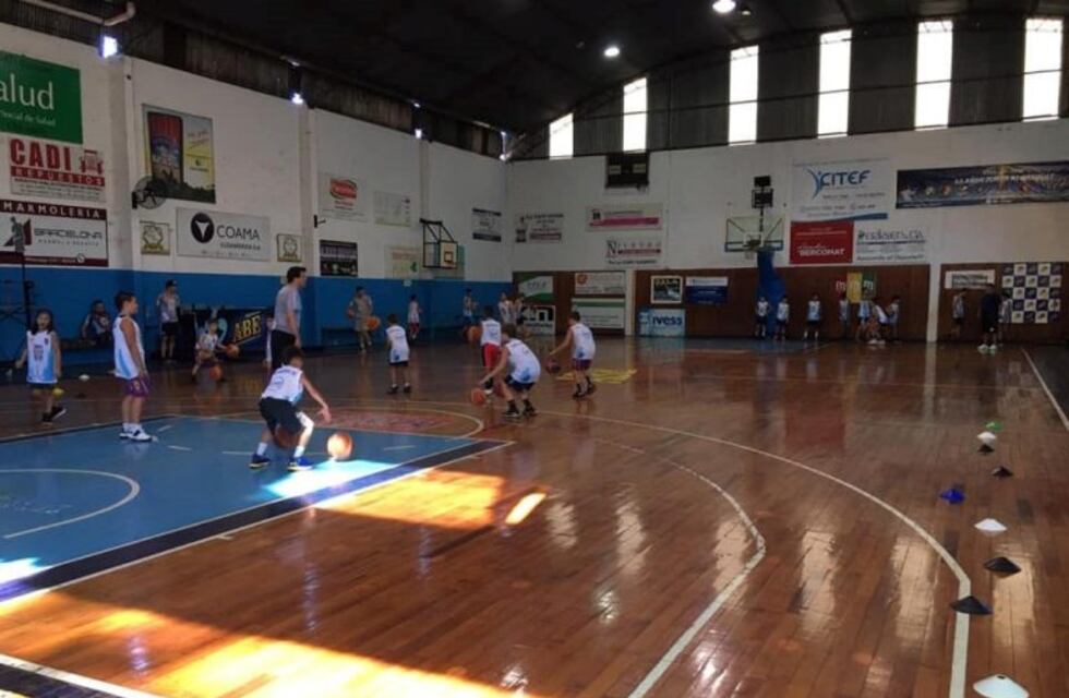 Este lunes volverán los entrenamientos de básquet al club El Coatí