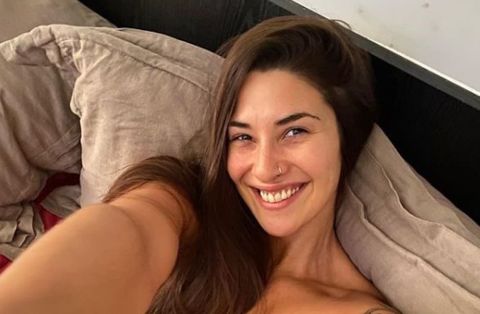 Arrodillada y sin corpiño, Ivana Nadal les recomendó tener “libertad” a sus seguidores