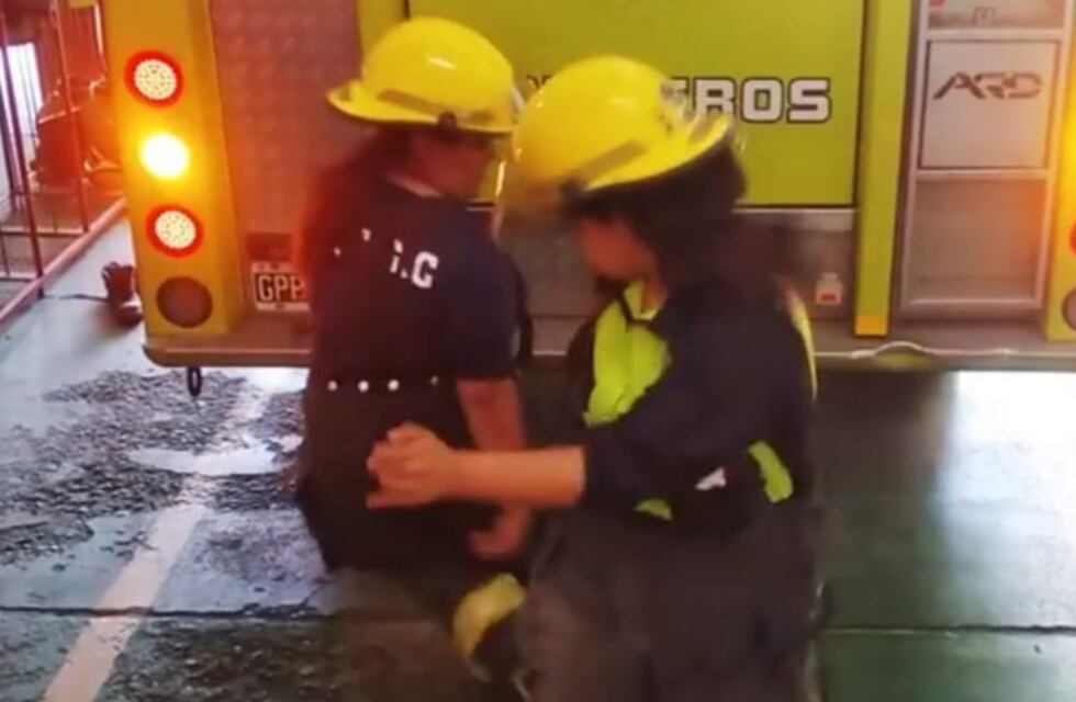 Los bomberos de Mendoza se divierten con un hilarante desafío que se hizo viral