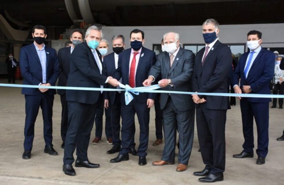 El presidente inauguró la Planta Mega Alfalfa Argentina en Forres