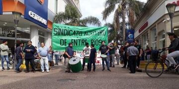 DESPEDIDOS\nCrédito: Vía País