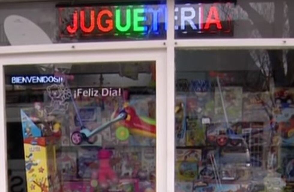 El violador serial sigue suelto y asaltó una juguetería