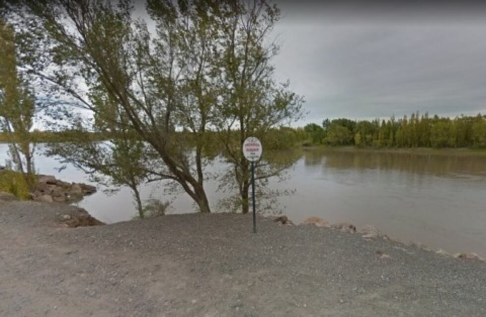 Rescataron a una joven de las agua del Río