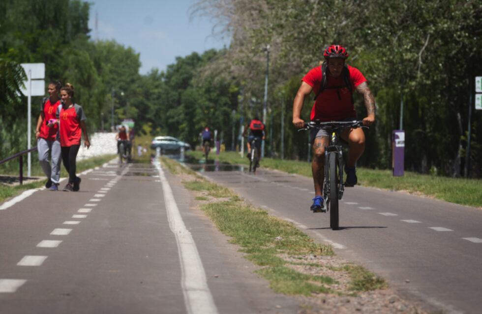 Un cordobés recorría el país en bicicleta hasta que se la robaron: “Se llevaron mi sueño”