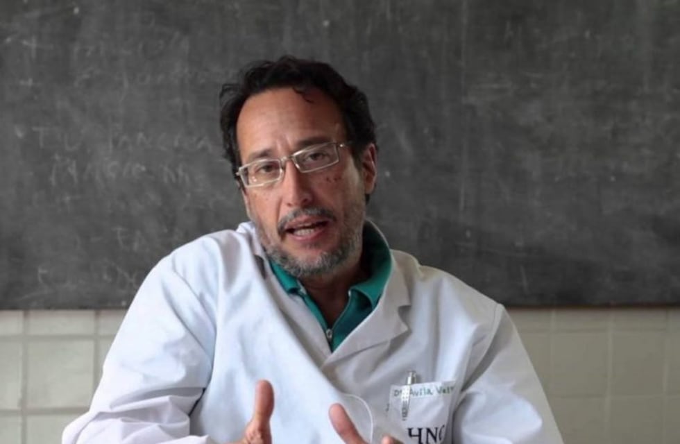 La carta de un médico que acusa que lo echaron por comprar medicamentos