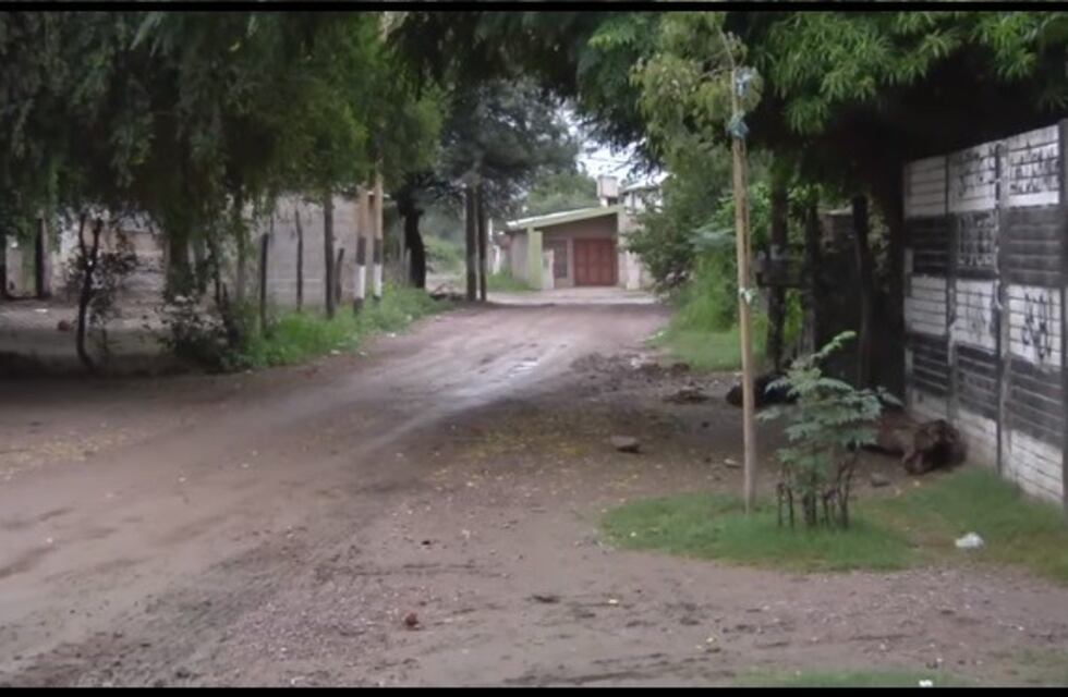 Un joven fue golpeado por dos vecinos cuando estaba guardando un parlante