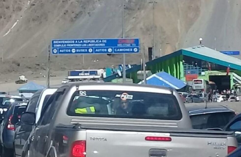Hay demoras de más de 2 horas para cruzar a Chile