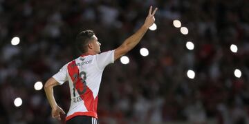 ARG02. Cu00d3RDOBA (ARGENTINA), 15/12/2016.- El jugador de River Plate Lucas Alario celebra tras anotar un gol de tiro penal hoy, jueves 15 de diciembre de 2016, durante un partido por la final de la Copa Argentina entre River Plate y Rosario Central, en el estadio Mario Alberto Kempes de Cu00f3rdoba (Argentina). EFE/Nicolu00e1s Aguilera cordoba lucas alario futbol copa argentina partido final futbol futbolistas river plate rosario central